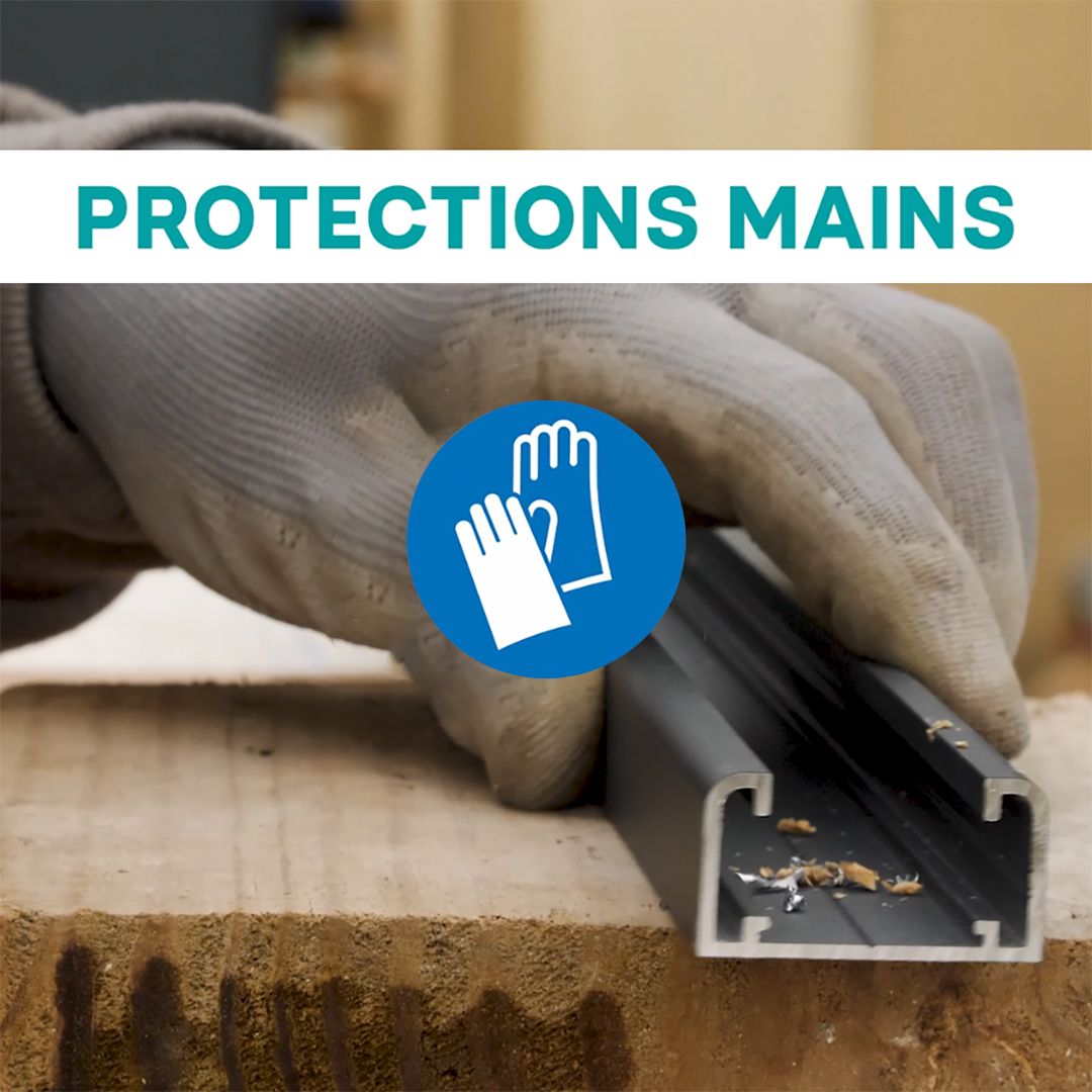 Les gants de protection sont obligatoires pour la pose d’un portail coulissant